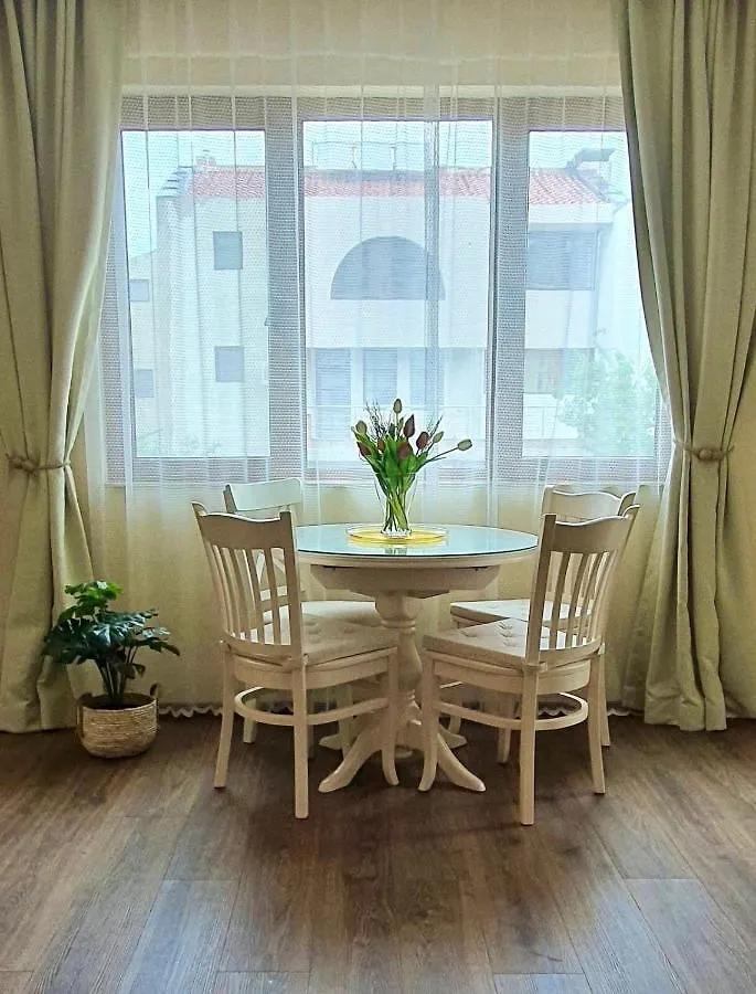Ika Apartment Burgas City 0*,