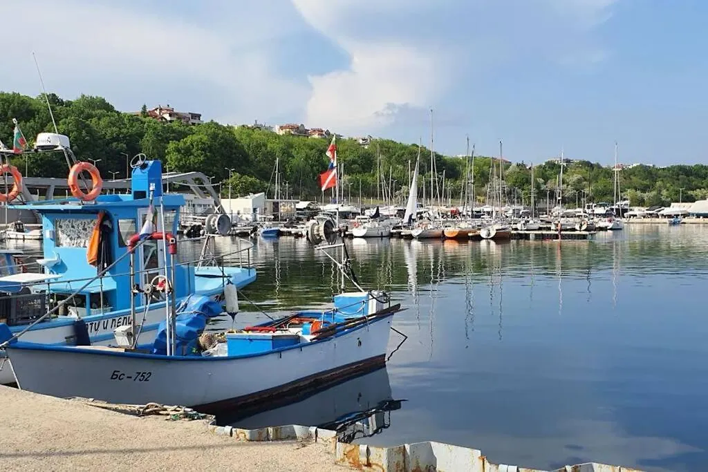 Ika Apartment Burgas City